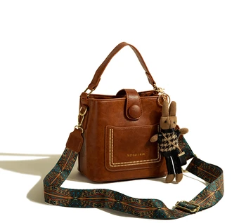 Нишевая сумка с натуральной весенней текстурой в стиле ретро, новинка 2023 года, модная сумка-мешок через плечо
