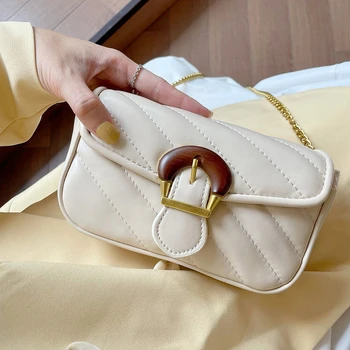 Новая мини-сумка через плечо с текстурой цепочки для вышивания 2023 Новая универсальная маленькая квадратная сумка на одно плечо для женщин
