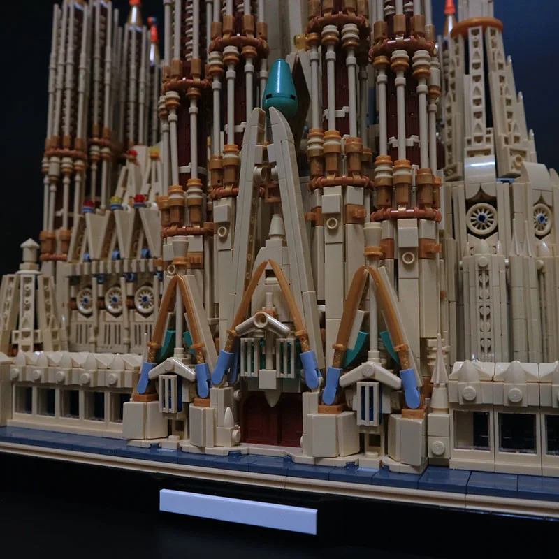 MOC Городской Дом Барселона Собор Святого Семейства Католическая Церковь 10075 шт. Креативная Достопримечательность Архитектуры Строительные Блоки Игрушки 5