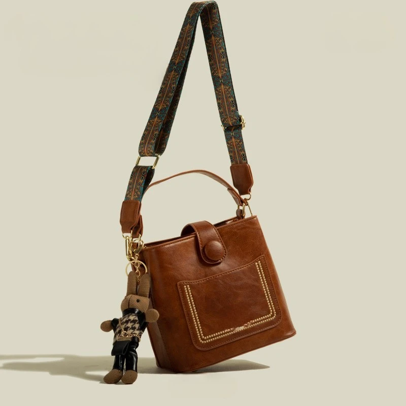 Нишевая сумка с натуральной весенней текстурой в стиле ретро, новинка 2023 года, модная сумка-мешок через плечо 3